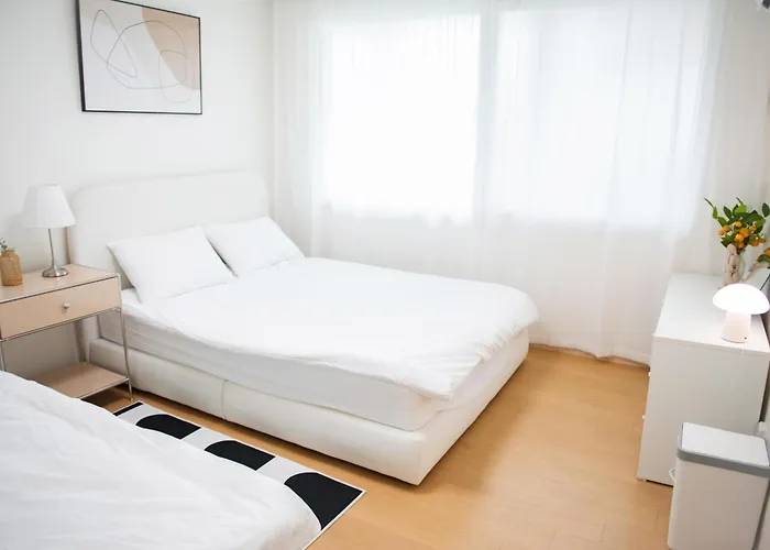 New Open Sale Haebangchon Itaewon Myeongdong Hongdae Insadong Gyeongbokgung Palace ヴィラ *