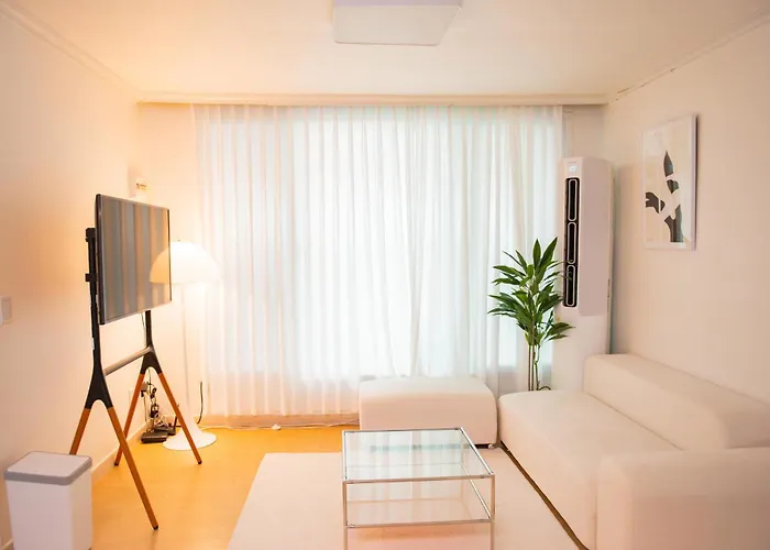 New Open Sale Haebangchon Itaewon Myeongdong Hongdae Insadong Gyeongbokgung Palace ヴィラ *